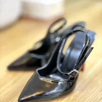 مجلسی پاشنه دار