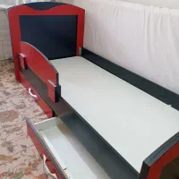 تخت خواب تمیز ودر حد نو|تخت و سرویس خواب|شیراز, کفترک|دیوار