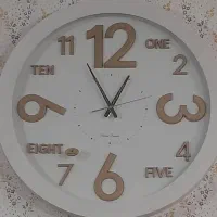 ساعت بزرگ دیواری