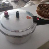 زودپز قدیمی جنس خوب|ظروف پخت‌وپز|مشکین‌دشت, |دیوار