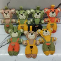 عروسک دست ساز چرم