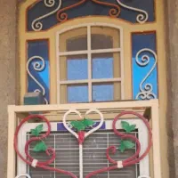 درب و پنجره سالم