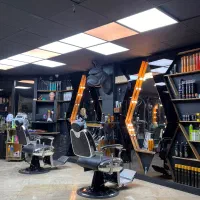 استخدام آرایشگر با مشتری