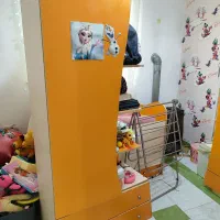 دو عدد کمد کودک و یک عدد تخت کودک همراه با تشک تخت|تخت و سرویس خواب|لاهیجان, گلستان|دیوار