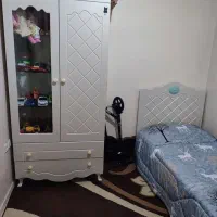 تخت وکمد نوزاد نوجوان