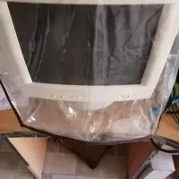 کامپیوتر شامل مانیتور و کیس کیبورد سالم هستش