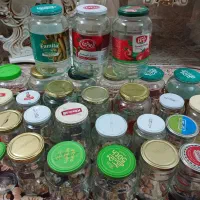 تعدادی ظروف پلاستیکی و شیشه‌ای|ظروف نگهدارنده، پلاستیکی، یک‌بارمصرف|اهواز, کمپلو جنوبی|دیوار