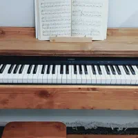 پیانو یاماها p45 به همراه پایه تمام چوب سفارشی|پیانو، کیبورد، آکاردئون|زنجان, |دیوار