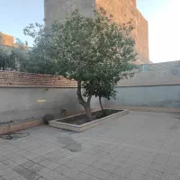 ۲۰۰ متر ویلایی ،۲ خواب ،حیاط دار ،دربست