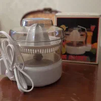 آب پرتقال گیری کاملا سالم و نو