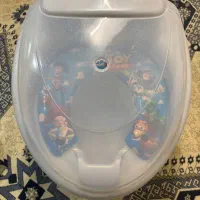 وان کودک و توالت قصری مارک سوان