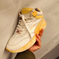 کفش اسپرت لیمویی باآویز سایز ۳۷ و کفش لوفر سایز ۳۸
