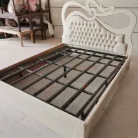 تختخواب دو نفره سفید با کفی جکدار|تخت و سرویس خواب|اصفهان, ارغوانیه|دیوار