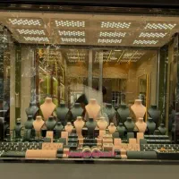 اجاره مغازه طلا و سکه  ۲۸ متری