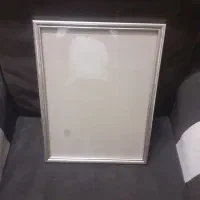 یک عدد تابلوی عکس در حدد نو