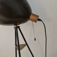 اباژور مشکی مدل نورافکن و سه پایه سفید شید طوسی|چراغ خواب و آباژور|تهران, بوستان چیتگر|دیوار