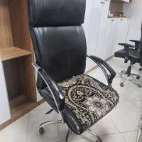 صندلی مدیریتی کارکرده