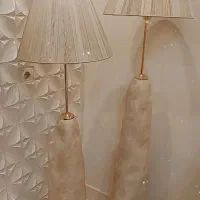 آباژور کنار سالنی دفرمه