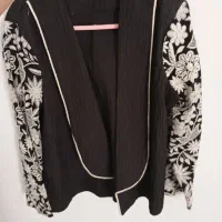 تعدادی لباس.