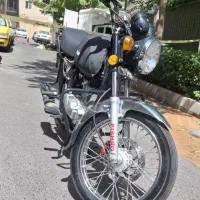 موتورسیکلت پیشرو 200