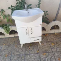 روشویی کابینتی با شیر