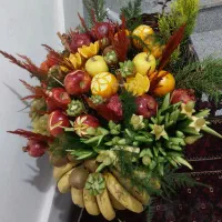 سبد حصیری پایه دار برای تزئین یلدا