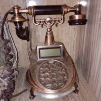 تلفن رو میزی