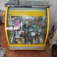 ویترین لوازم آرایشی