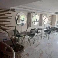 مغازه واقع در خیابان درختی جنب بانک ملی