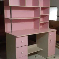 میز تحریر کتابخانه دار