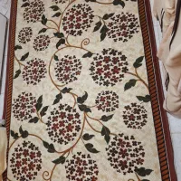 گلیم و دوتا پادری و میز ناهار خوری