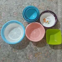 تعدادی لگن و آبکش|ظروف پختوپز|ایلام, |دیوار