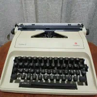 ماشین تحریر فارسی عتیقه ژاپنی ۱۲ میلیون|کلکسیون اشیاء عتیقه|ملایر, |دیوار