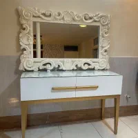 آیینه و کنسول