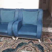 مبل ۷ نفره با میز عسلی سالم.