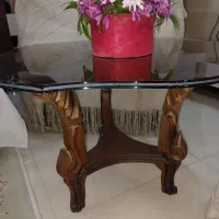 گل میز جلو مبل