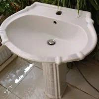 روشویی باپایه
