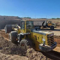 راننده لودر با گواهینامه