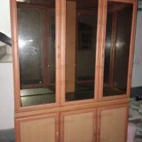 ویترین سه طبقه پایین کشو داره