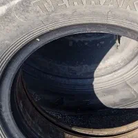 یک عددلاستیک سیمی خاور با نوار وتیوپ