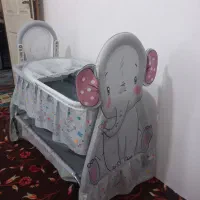 تخت کنار مادر متحرک