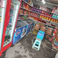 فروشنده دکه شیفت شب