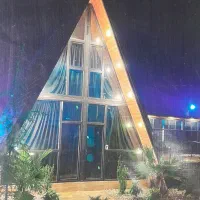 باغ ویلا با کلبه های سوئیسی با تمام امکانات