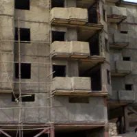 اگر کسی احتیاج به نگهبان داشت. در خدمتم. .