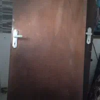 سه عدد درب چوبی