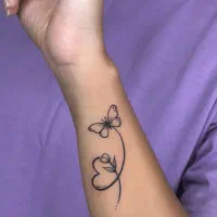مدل تتو برای تکمیل آلبوم نمونه کار