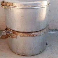 دو عدد دیگ بزرگ آشپزی دسته دار سالم