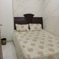 تمیز کار خانوم جوان برای کار منزل