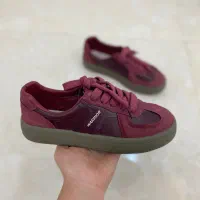 ونس زرشکی سایز ۴۰ کوچیک پا