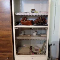 کمد آهنی و درب شیشه